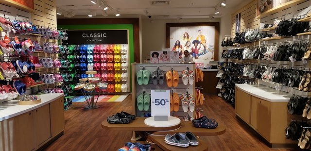 Crocs Store – clothing and shoe store in reviews, –