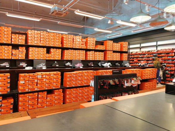 Madison hierba Mendicidad Nike Factory Store – address, 🛒 customer reviews, working hours and phone  number – Shops in North Holland – Nicelocal.co.nl